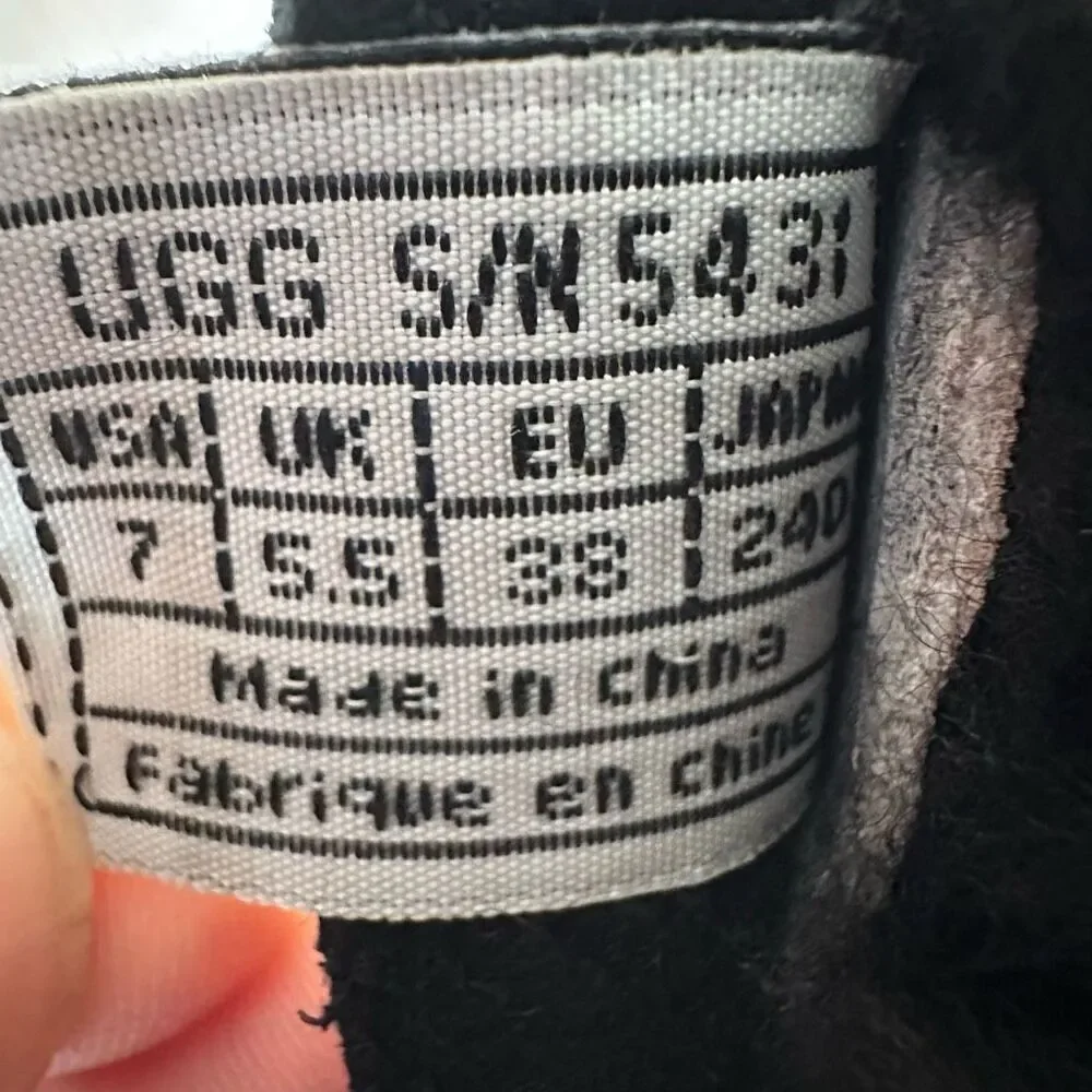 UGG #5431 Suede Shearling Lined Ankle Boots Size 7